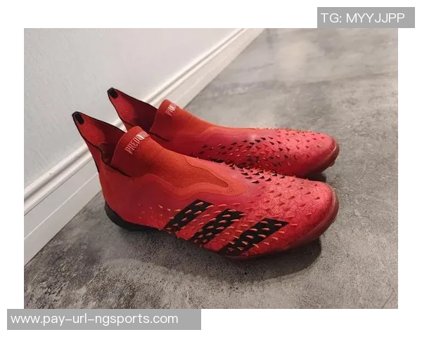 大脚趾顶足球鞋的独特设计与性能优势解析